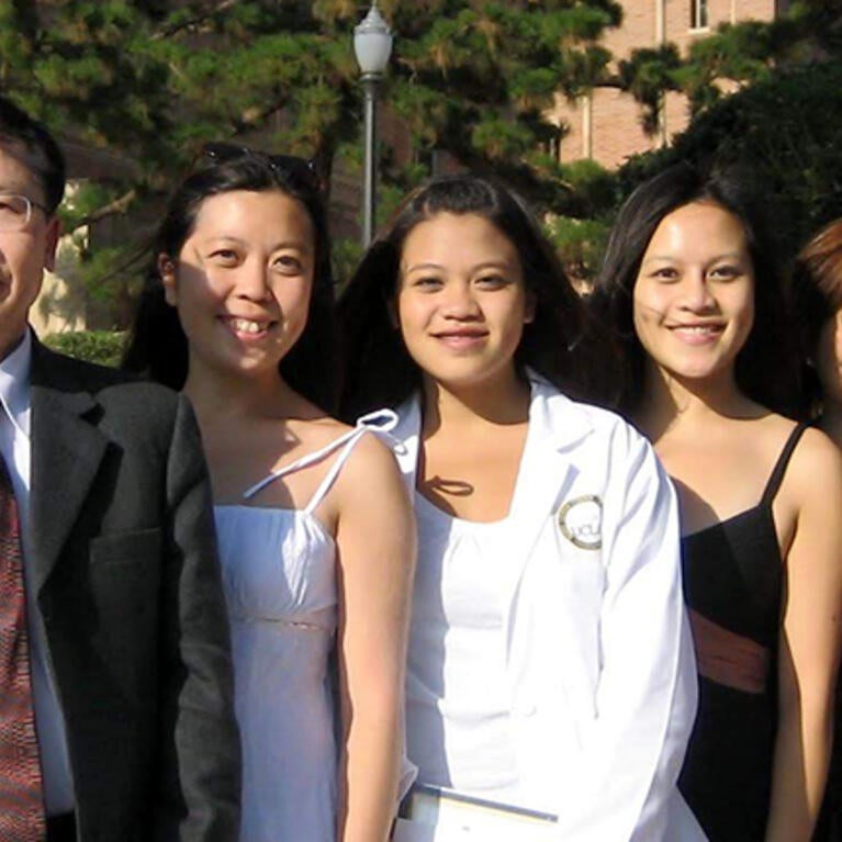 The Khong family with Dorothy, Christine, and Amy in the middle